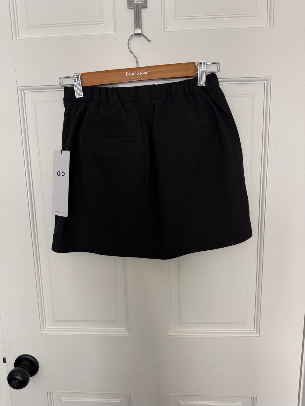 ALO Yoga Black Mini Skort - Picture 3 of 4